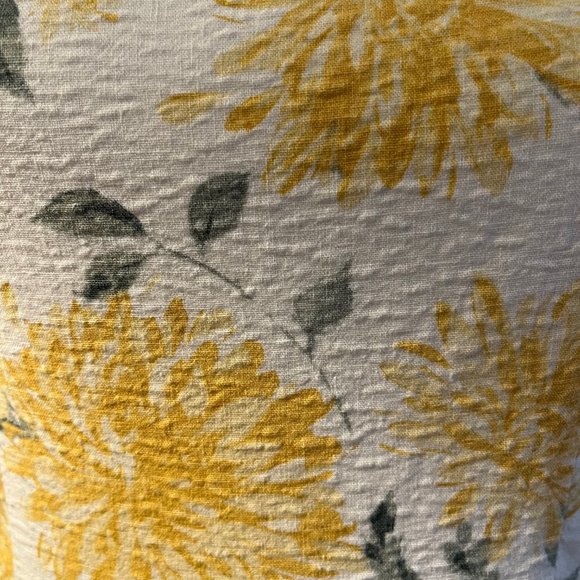 Rare Gal Meets Glam Abigail Dress Yellow Floral - Picture 4 of 5